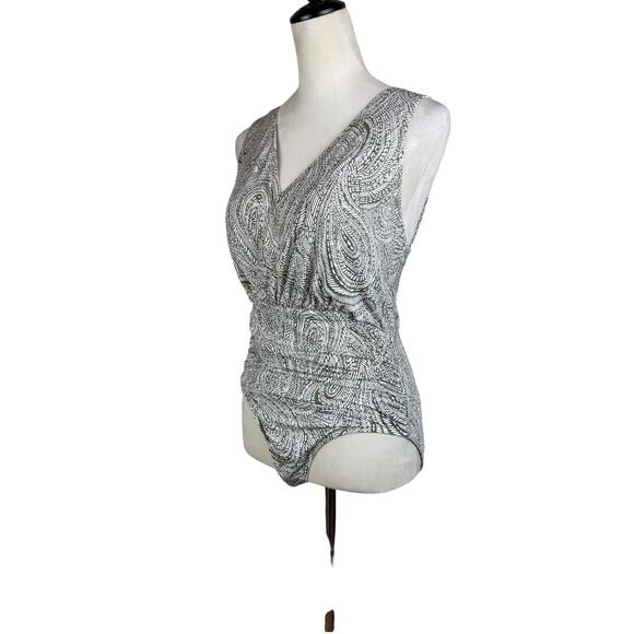 Garnet Hill Green White Geometrical Padded One Piece Swimsuit - Picture 2 of 10